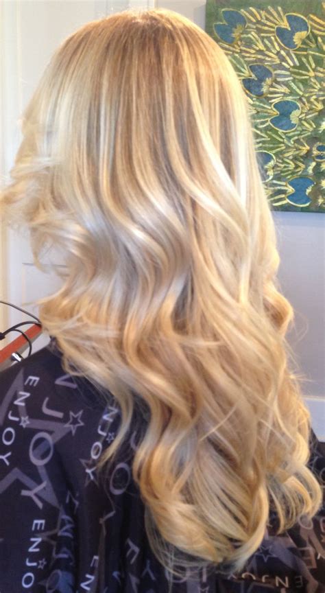 Blonde Waves Cool Haircuts with Different Shades of Blonde for Older Women