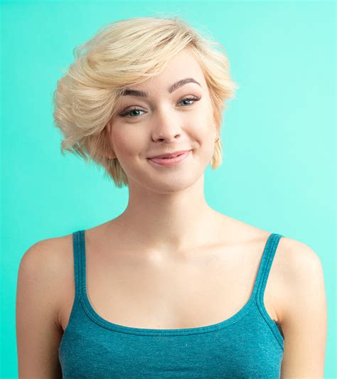 Chic Blonde Bob Cool Haircuts with Different Shades of Blonde for Older Women