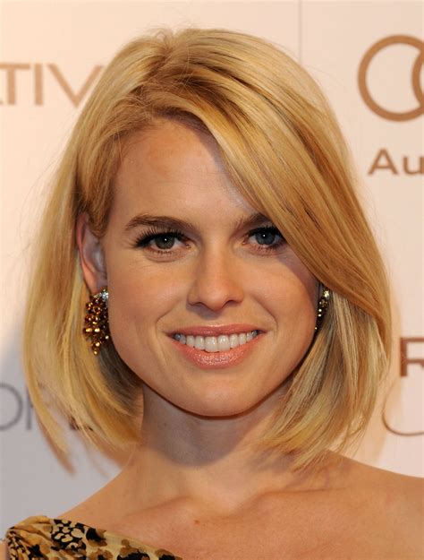 Chic Blonde Bob hair