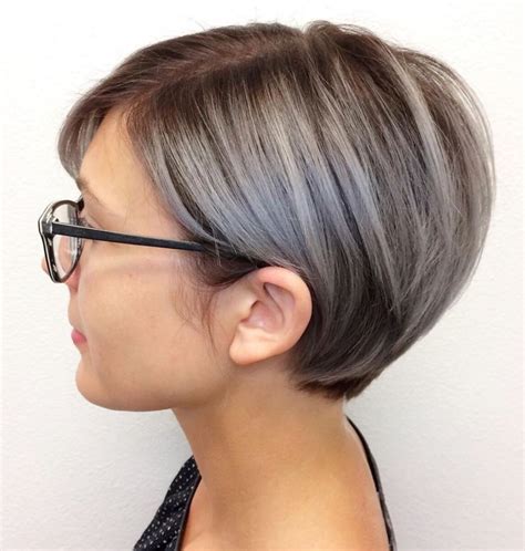 Chic Grey Bob hair