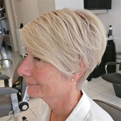 Chic Short Bob hair