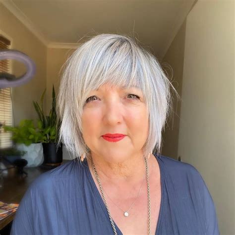 Chic Silver Bob hair