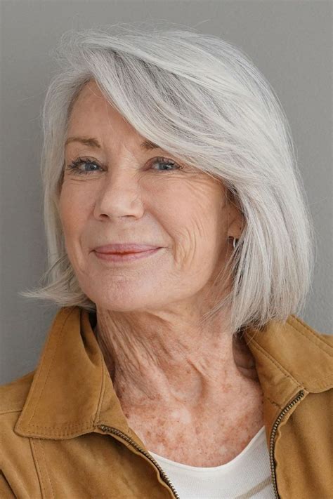 Chic Silver Bob hair