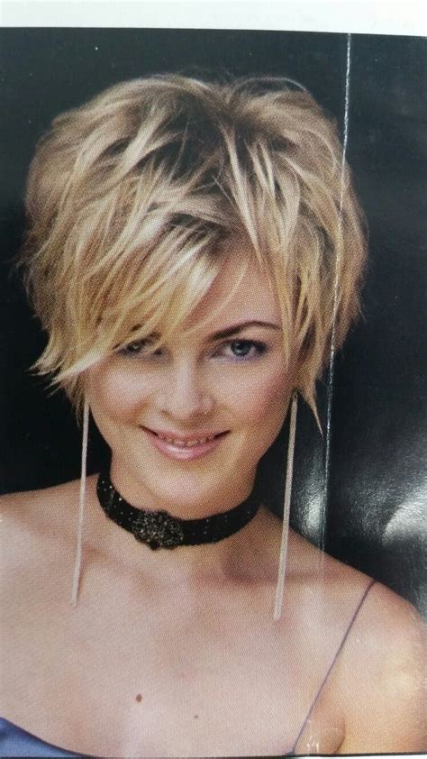 Choppy Layered Bob Cool Haircuts with Different Shades of Blonde for Older Women