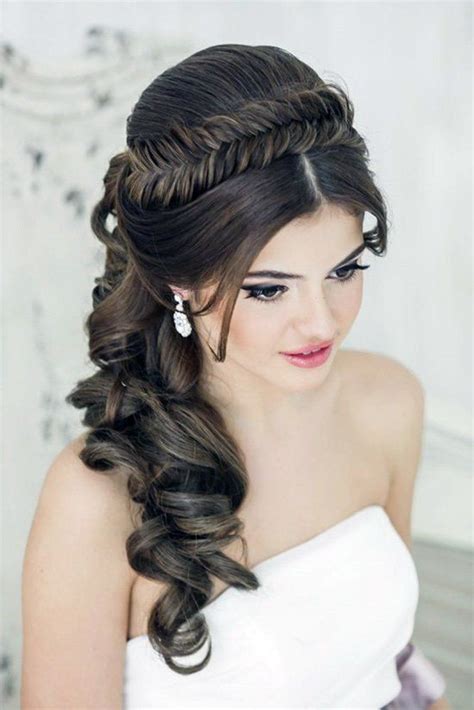 Elegant Side Braid Hairstyles with Timeless Appeal to Wear in 2024