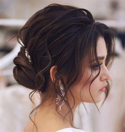 Elegant Updo Hairstyles with Timeless Appeal to Wear in 2024