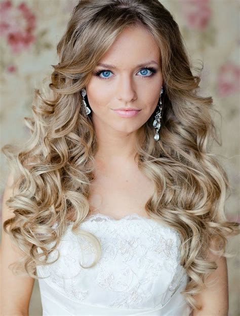 Glamorous Loose Curls hairstyles