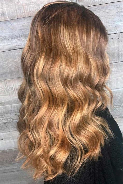 Golden Waves Glam Hot Looks for Ultimate Honey Brown Hair Inspiration