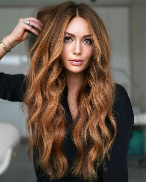 Luscious Loose Waves Hot Looks for Ultimate Honey Brown Hair Inspiration