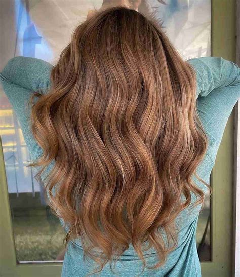 Luscious Wavy Locks Hot Looks for Ultimate Honey Brown Hair Inspiration