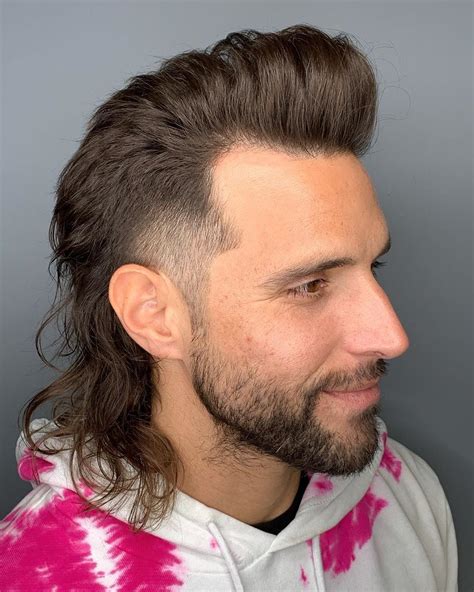 Modern Mullet Style Mullet Haircuts: Party in the Back, Business in the Front