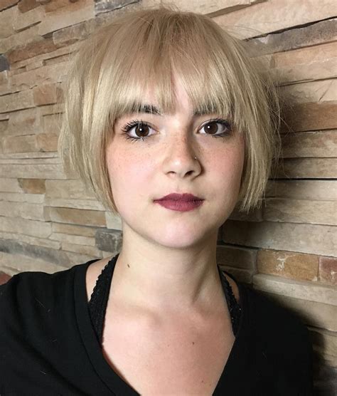 Short Blonde Bob hair