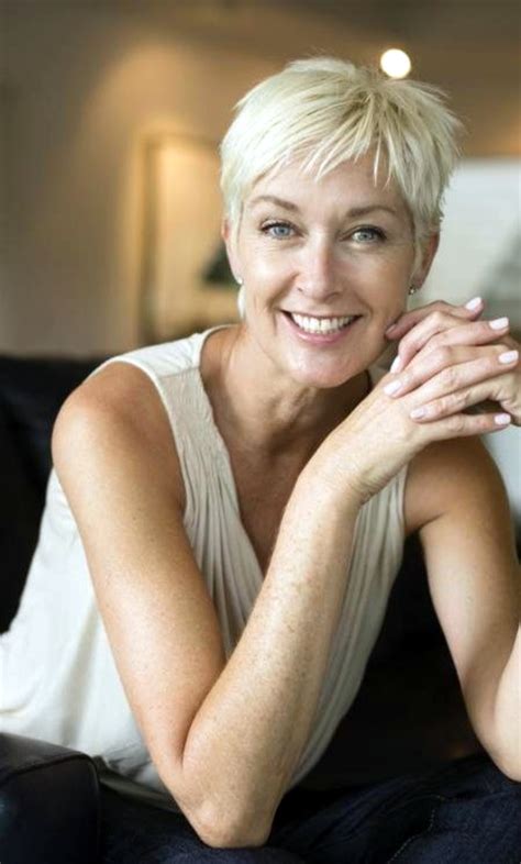 Short Pixie Cut Cool Haircuts with Different Shades of Blonde for Older Women