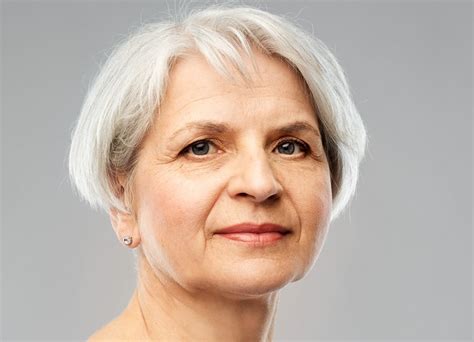 Short Silver Bob hair