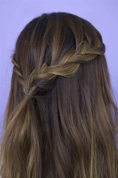 Side Braid Half-Up Hairstyles