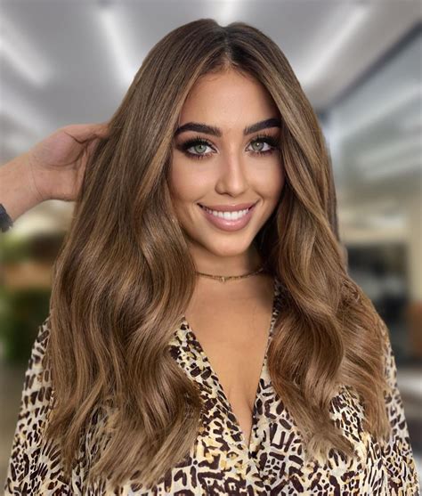 Soft Waves Glam Hot Looks for Ultimate Honey Brown Hair Inspiration