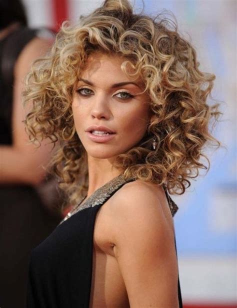 Voluminous Curls Hairstyles