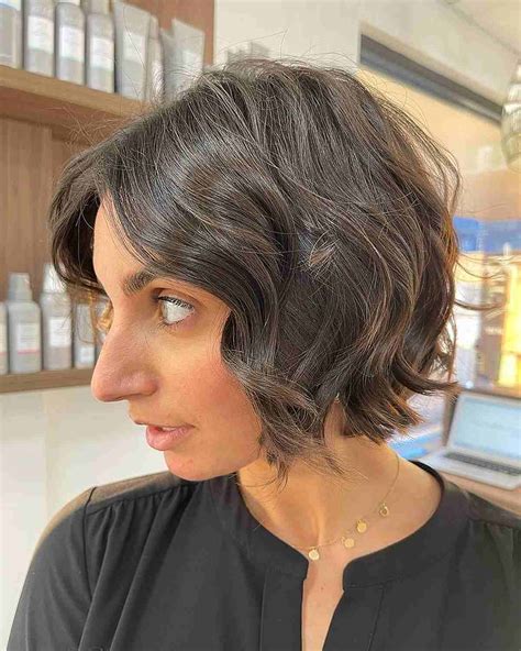 Wavy Bob Cut Gorgeous Wavy Bob Hairstyles with an Extra Touch of Femininity