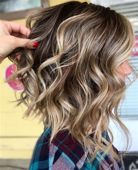 Wavy Bob Highlights Gorgeous Wavy Bob Hairstyles with an Extra Touch of Femininity